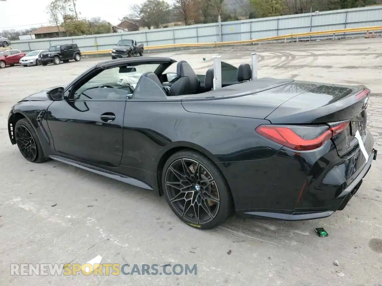 2 Photograph of a damaged car WBS33BA05NCJ12693 BMW M4 2022