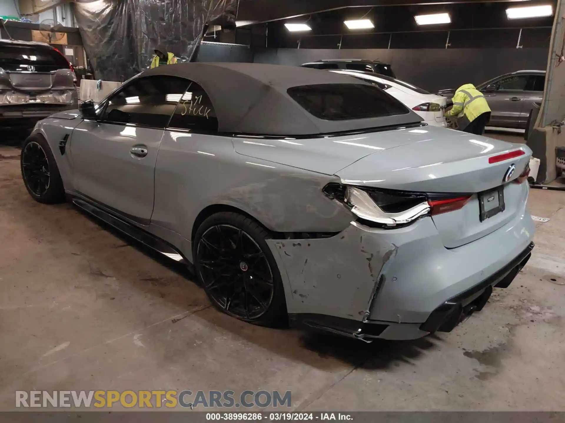 3 Photograph of a damaged car WBS33BA09NCK87996 BMW M4 2022