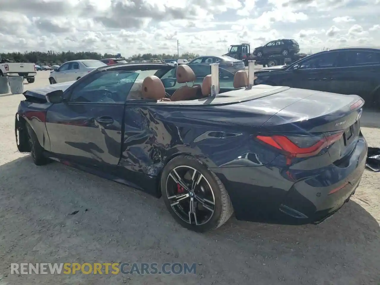 2 Photograph of a damaged car WBA53AT03PCL15153 BMW M4 2023
