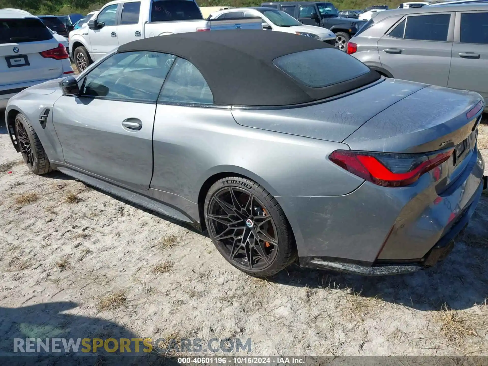 3 Photograph of a damaged car WBS33BA00PCM38369 BMW M4 2023