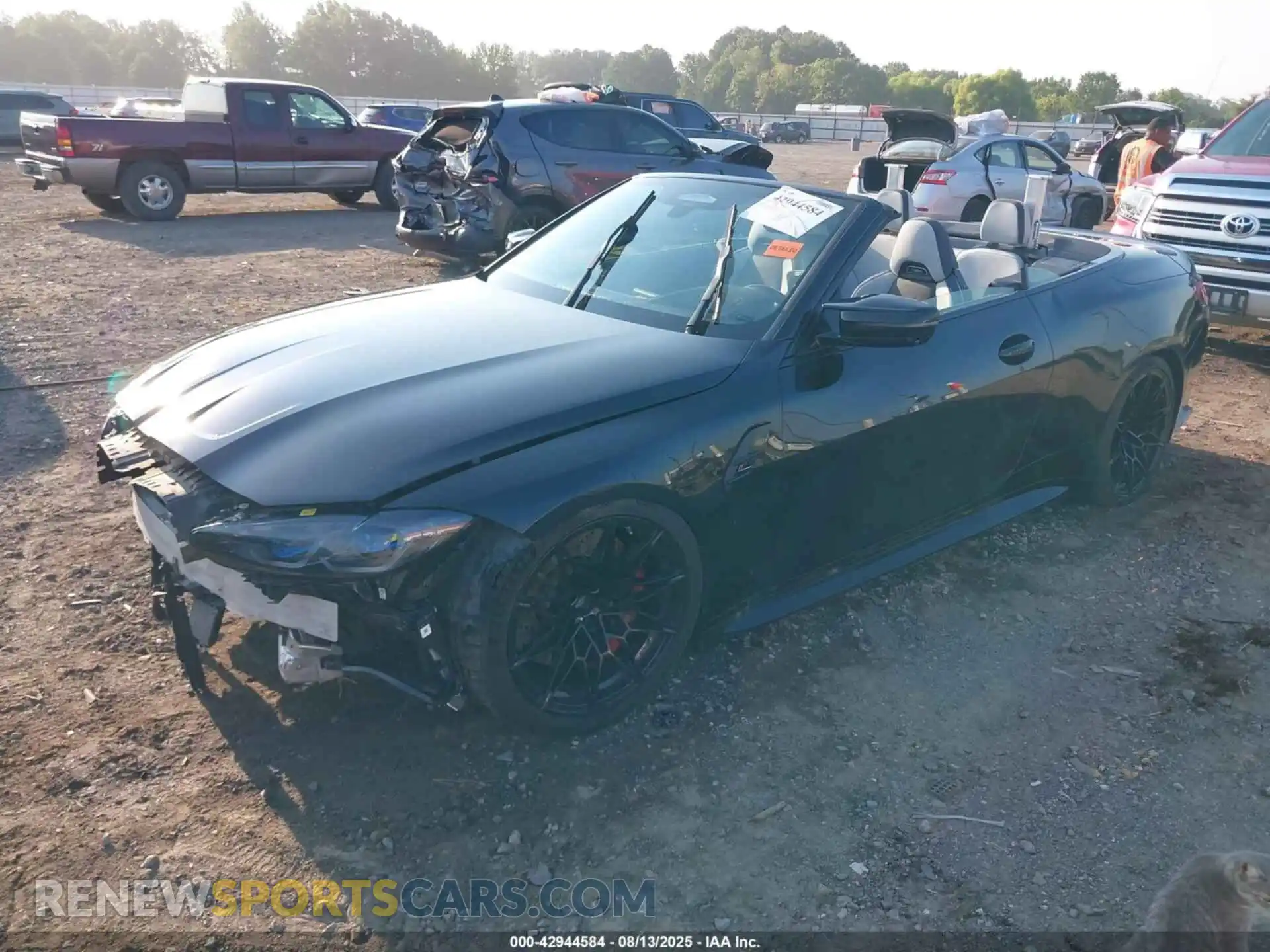 2 Photograph of a damaged car WBS33BA06PCL90778 BMW M4 2023