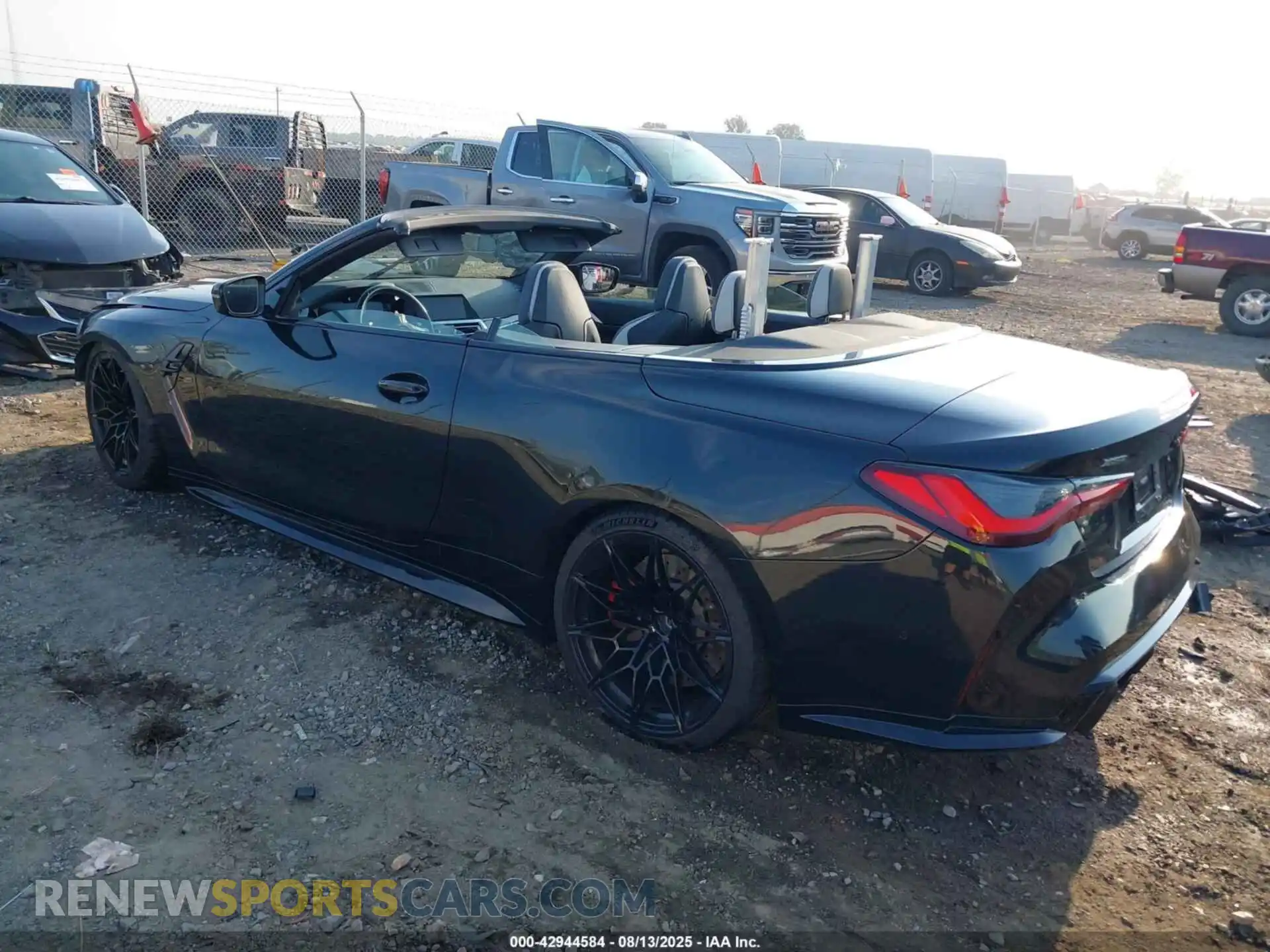 3 Photograph of a damaged car WBS33BA06PCL90778 BMW M4 2023