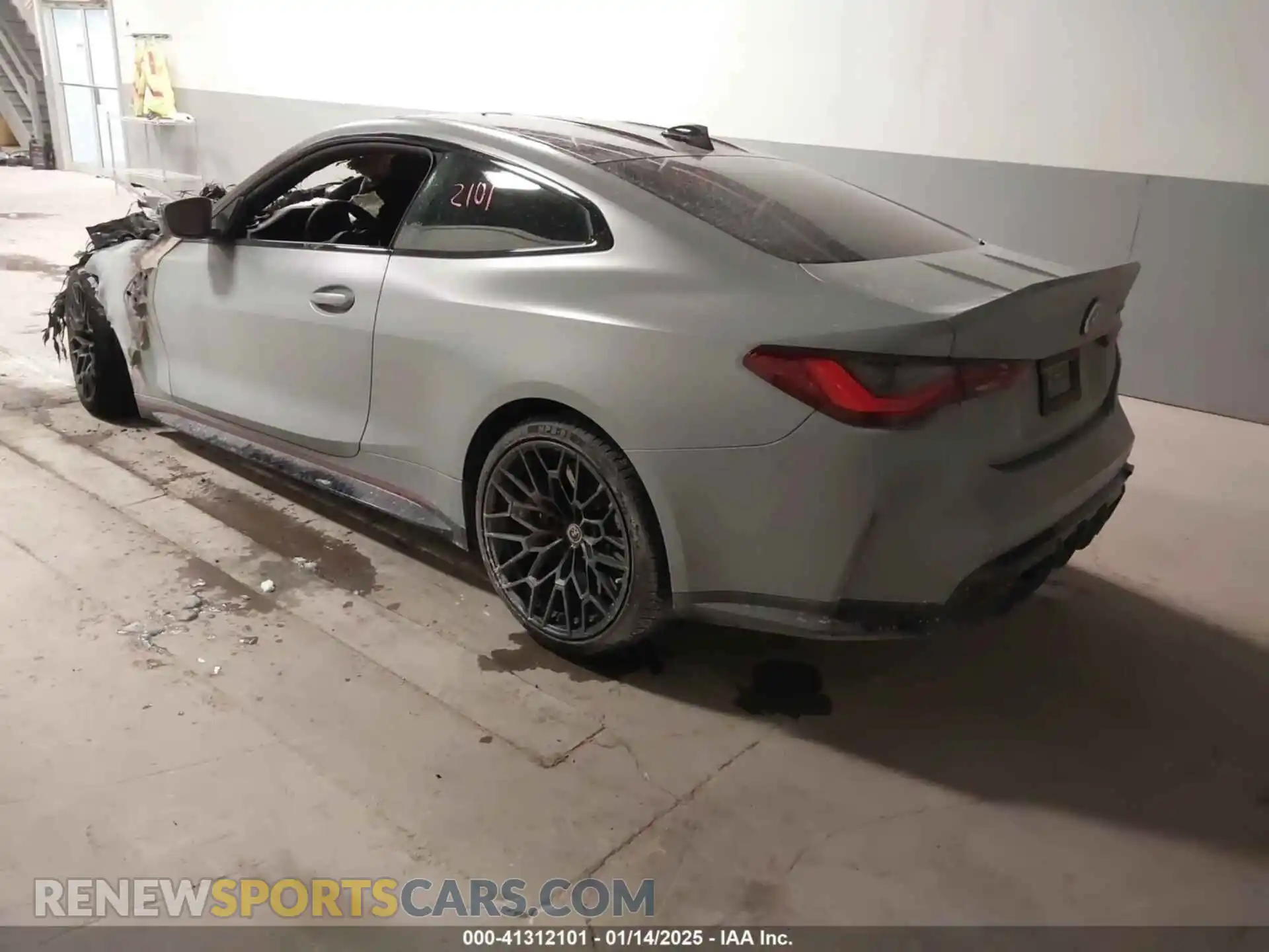 3 Photograph of a damaged car WBS63AZ0XPCL13651 BMW M4 2023