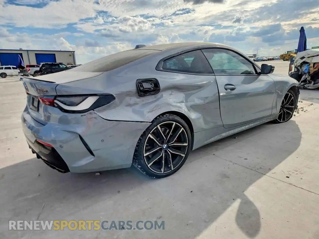 3 Photograph of a damaged car WBA13AR06RCN98799 BMW M4 2024