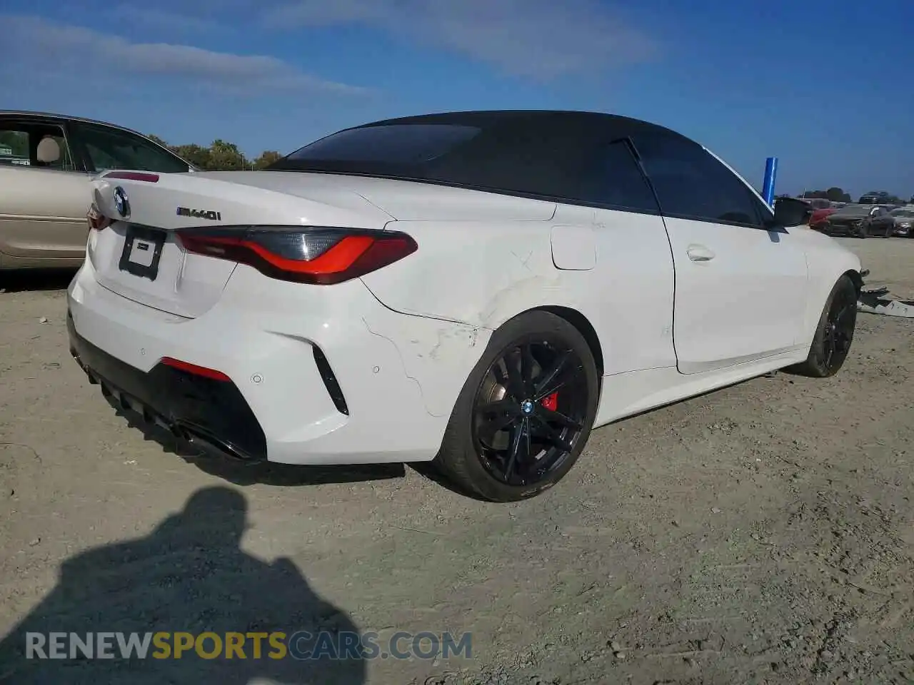 3 Photograph of a damaged car WBA53AT0XRCN61944 BMW M4 2024