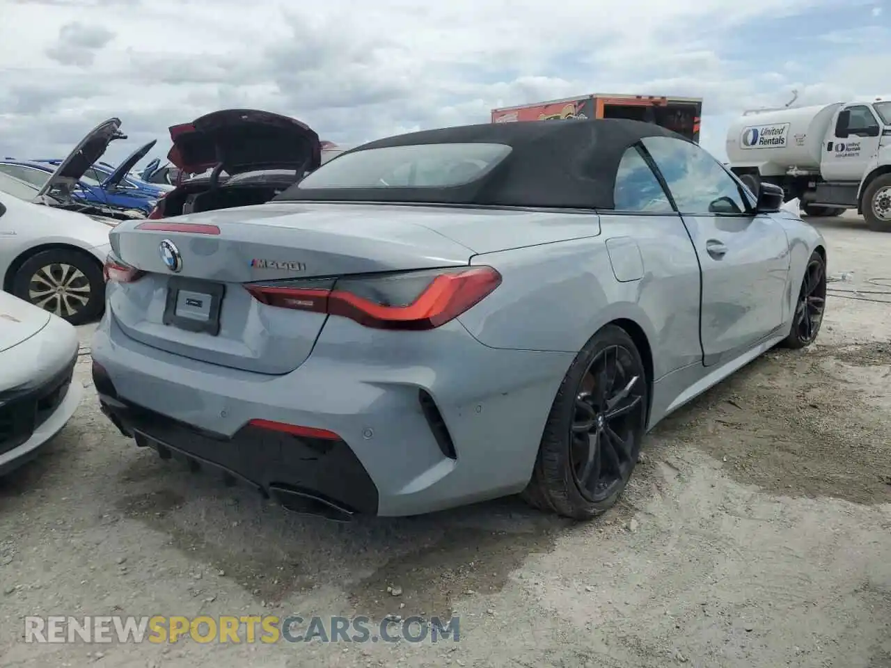 3 Photograph of a damaged car WBA53AT0XRCP88146 BMW M4 2024