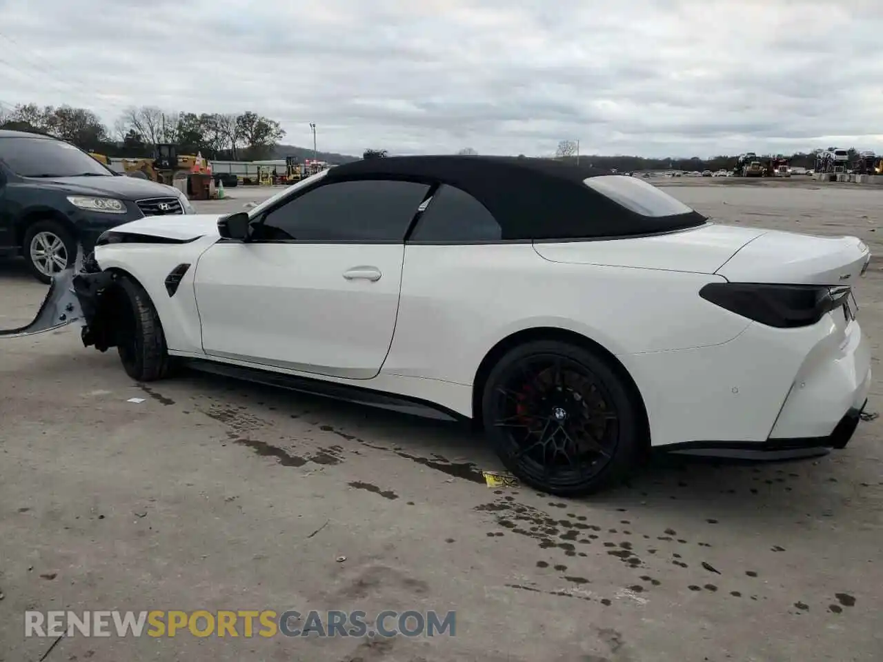 2 Photograph of a damaged car WBS33BA08RCN76292 BMW M4 2024