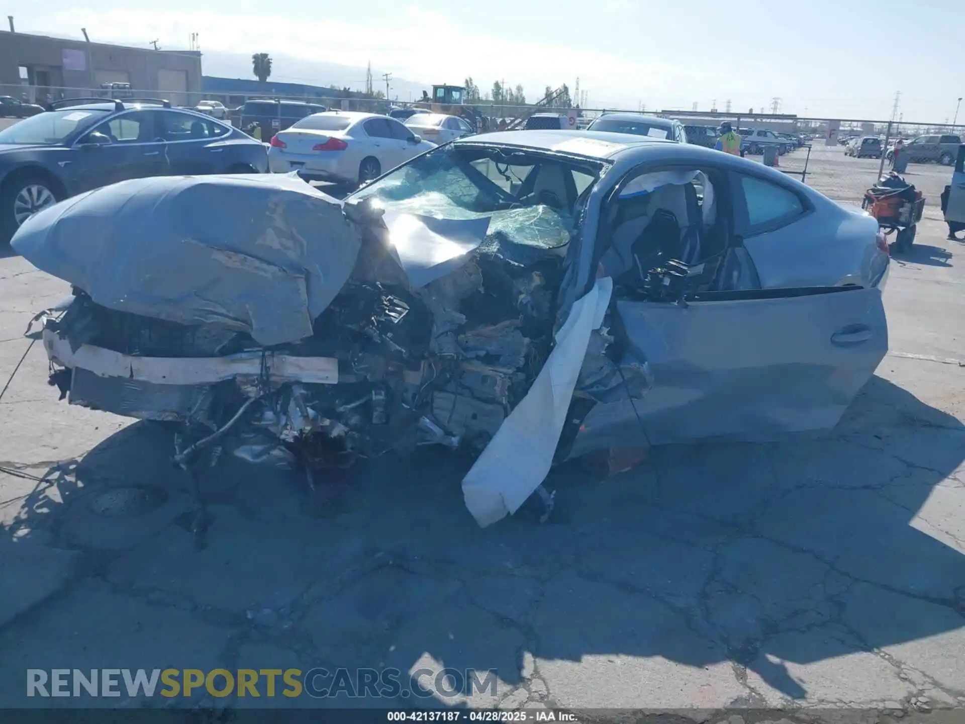 2 Photograph of a damaged car WBS33HK01SCU25530 BMW M4 2025