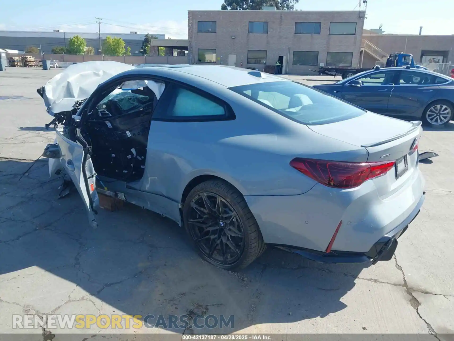 3 Photograph of a damaged car WBS33HK01SCU25530 BMW M4 2025
