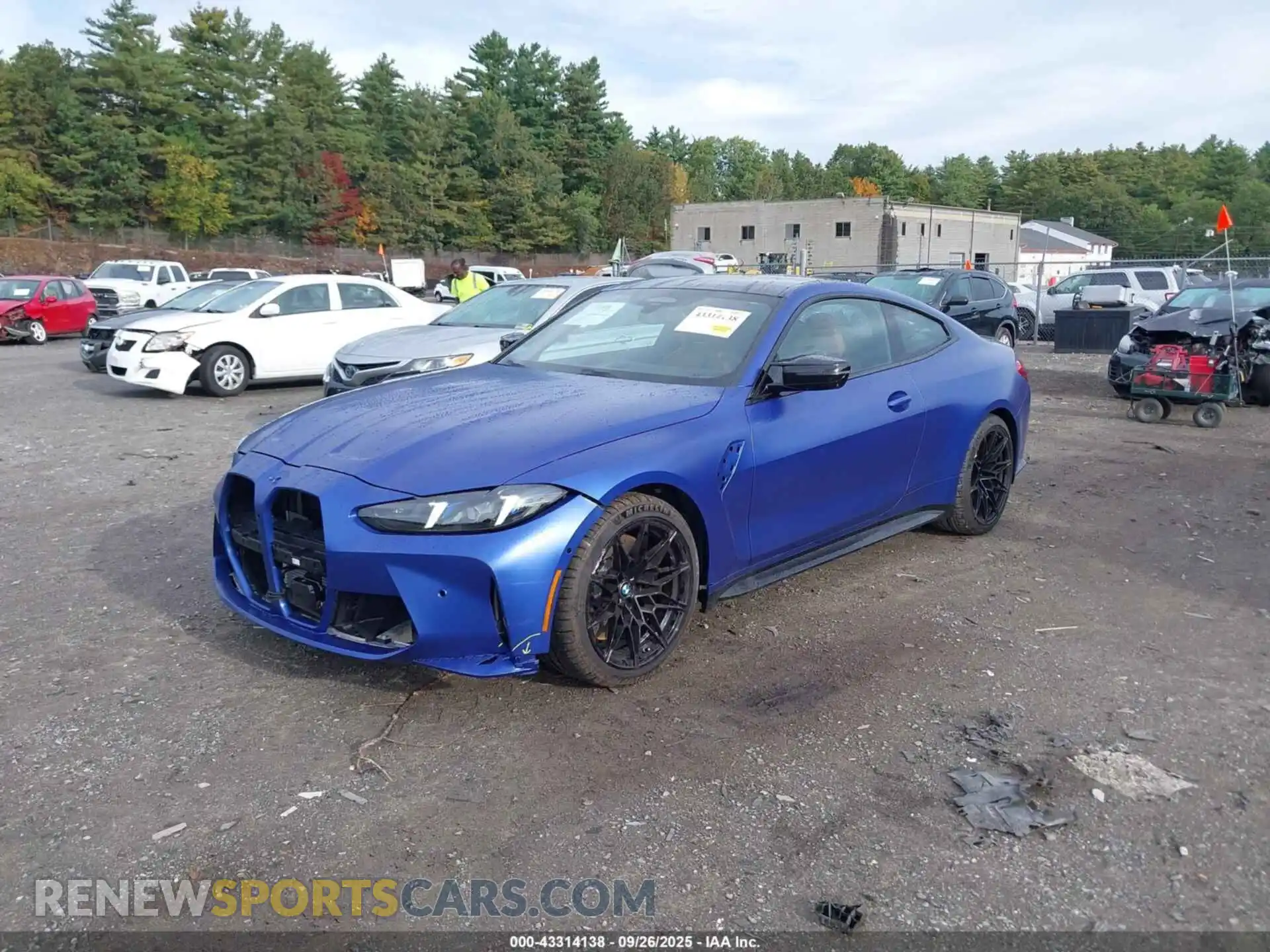 2 fotografías del automóvil dañado WBS33HK0XSCU88352 BMW M4 2025