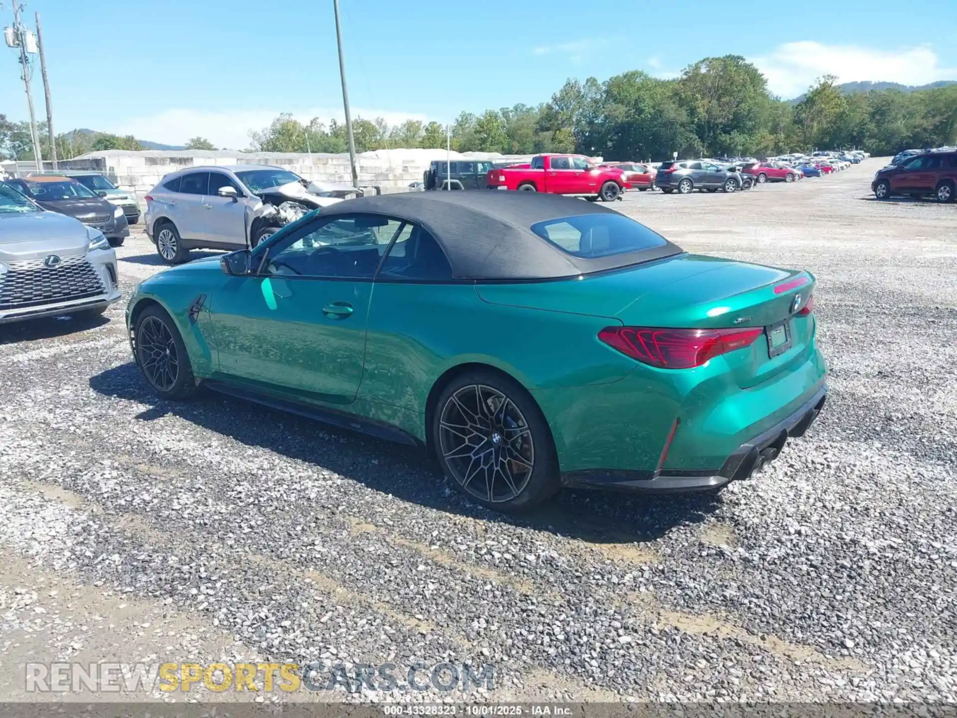 3 Photograph of a damaged car WBS43BA03TCW01949 BMW M4 2026