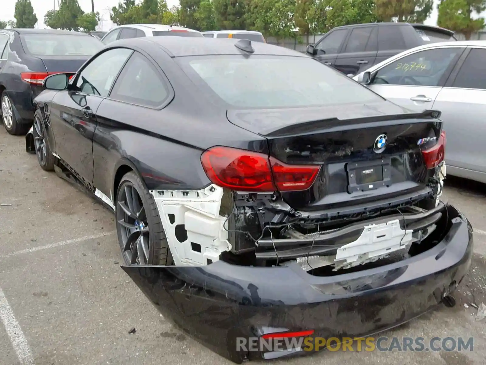 3 Photograph of a damaged car WBS3S7C59KAC09320 BMW M4 CS 2019