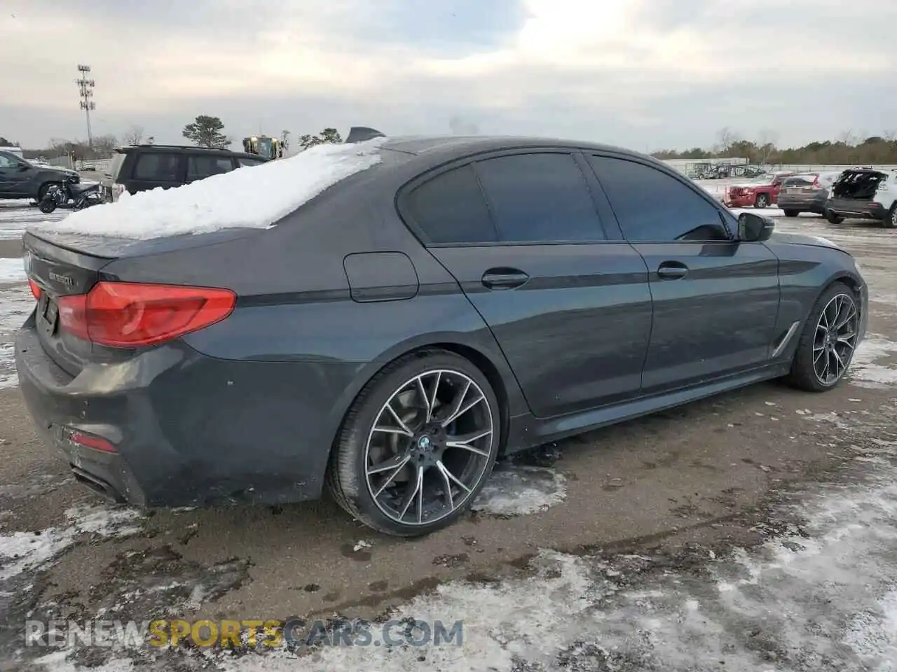 3 Photograph of a damaged car WBAJB9C50KB464405 BMW M5 2019