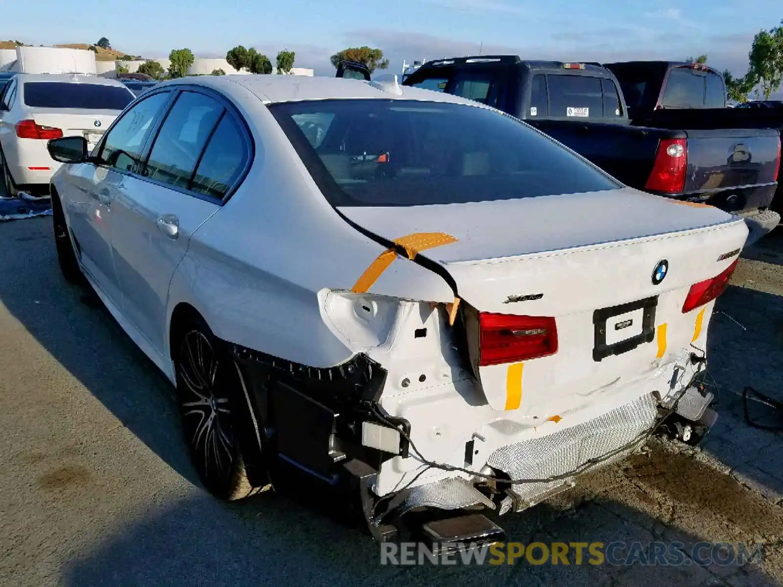 3 Photograph of a damaged car WBAJB9C51KB464235 BMW M5 2019