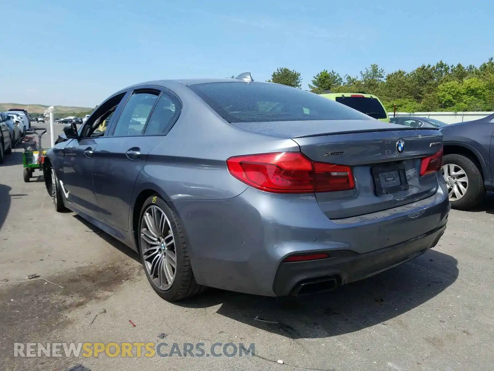 3 Photograph of a damaged car WBAJB9C57KB289425 BMW M5 2019