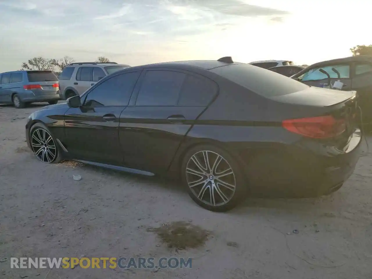 2 fotografías del automóvil dañado WBAJB9C58KB288090 BMW M5 2019