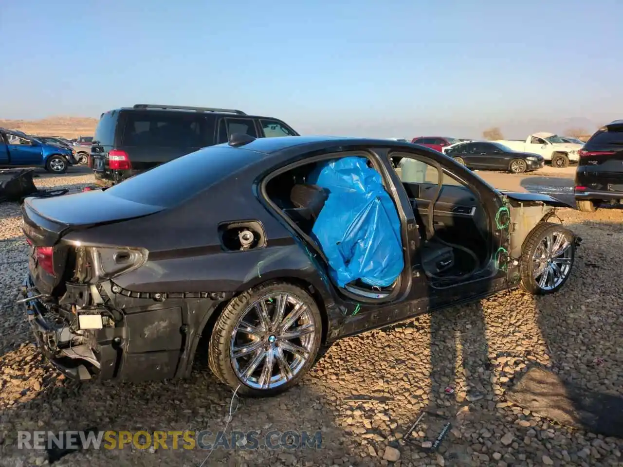 3 Photograph of a damaged car WBAJB9C59KB288499 BMW M5 2019