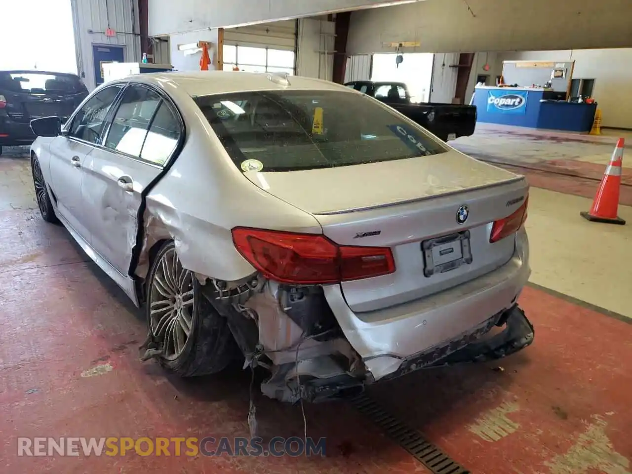 3 fotografías del automóvil dañado WBAJB9C59KB465052 BMW M5 2019