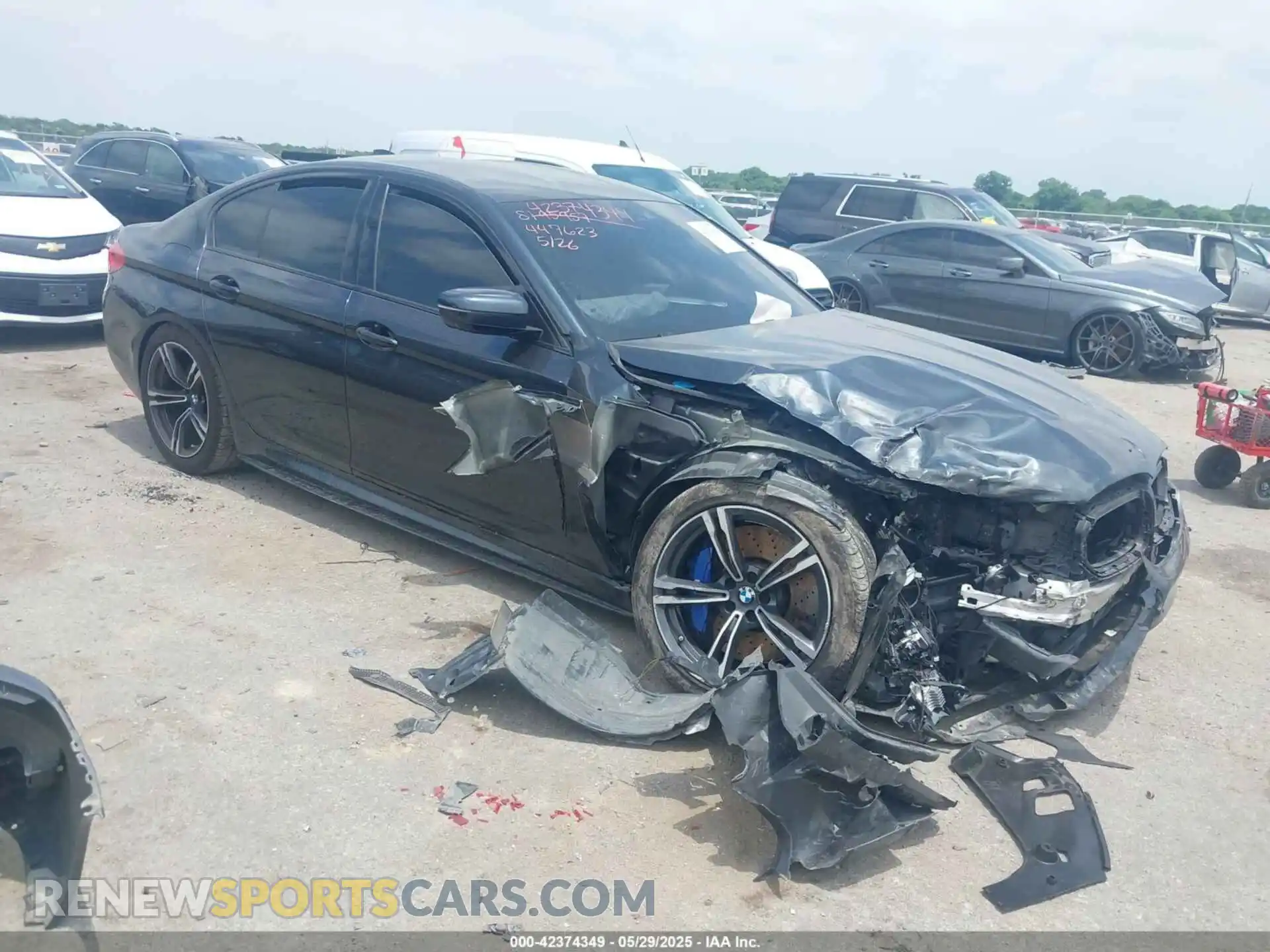 1 fotografías del automóvil dañado WBSJF0C58KB447623 BMW M5 2019