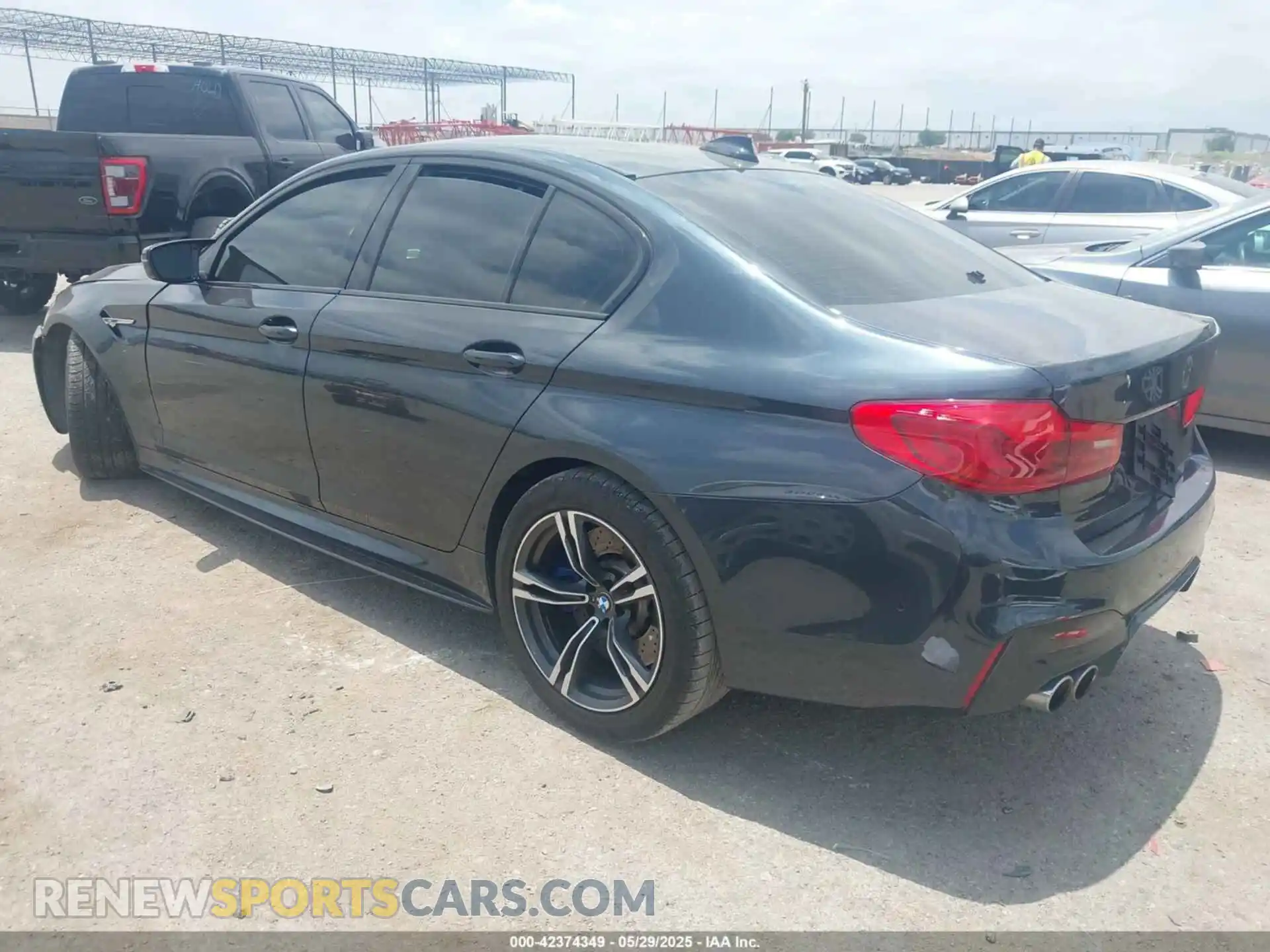 3 fotografías del automóvil dañado WBSJF0C58KB447623 BMW M5 2019
