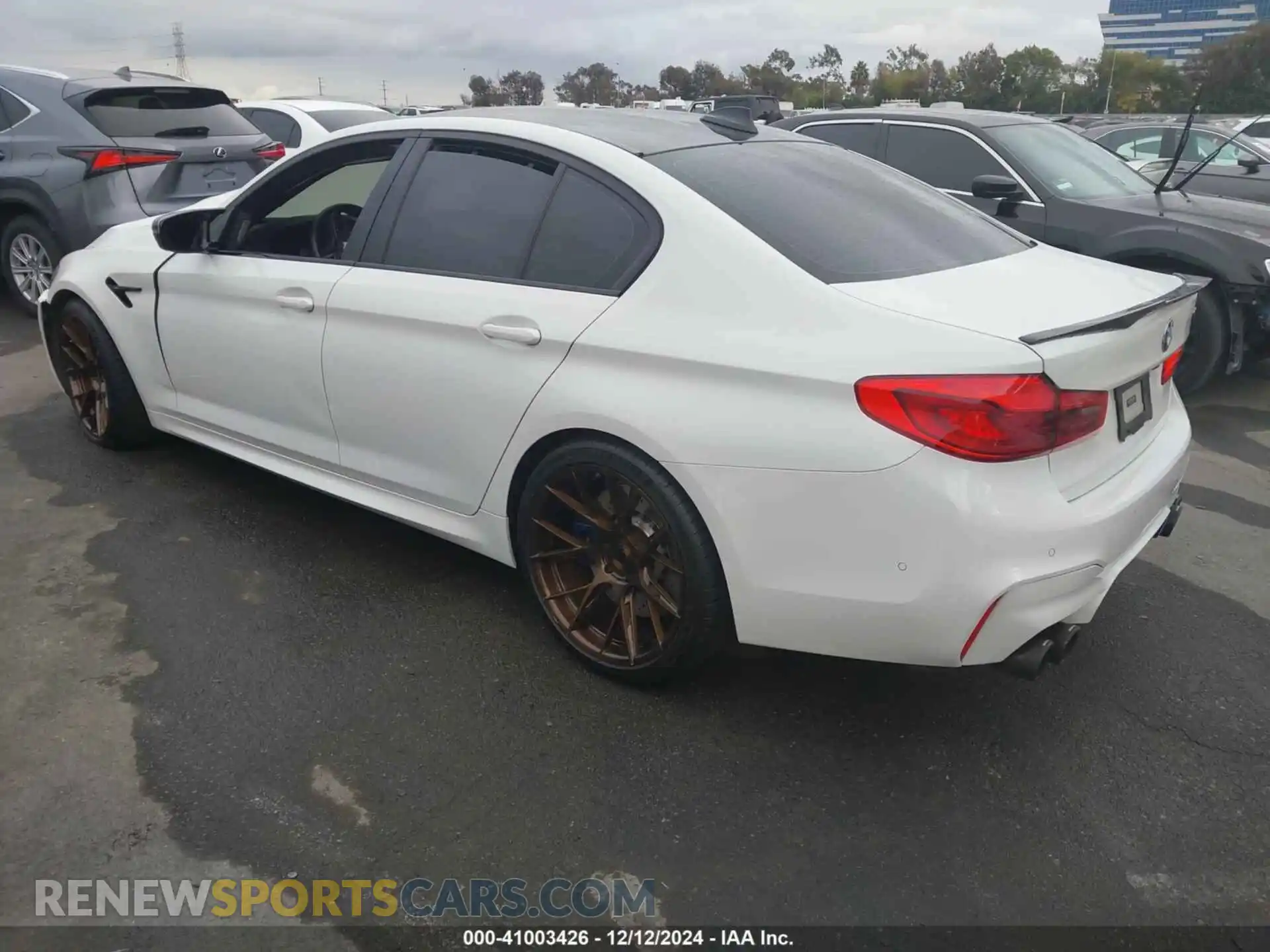 3 Photograph of a damaged car WBSJF0C06LCD45059 BMW M5 2020