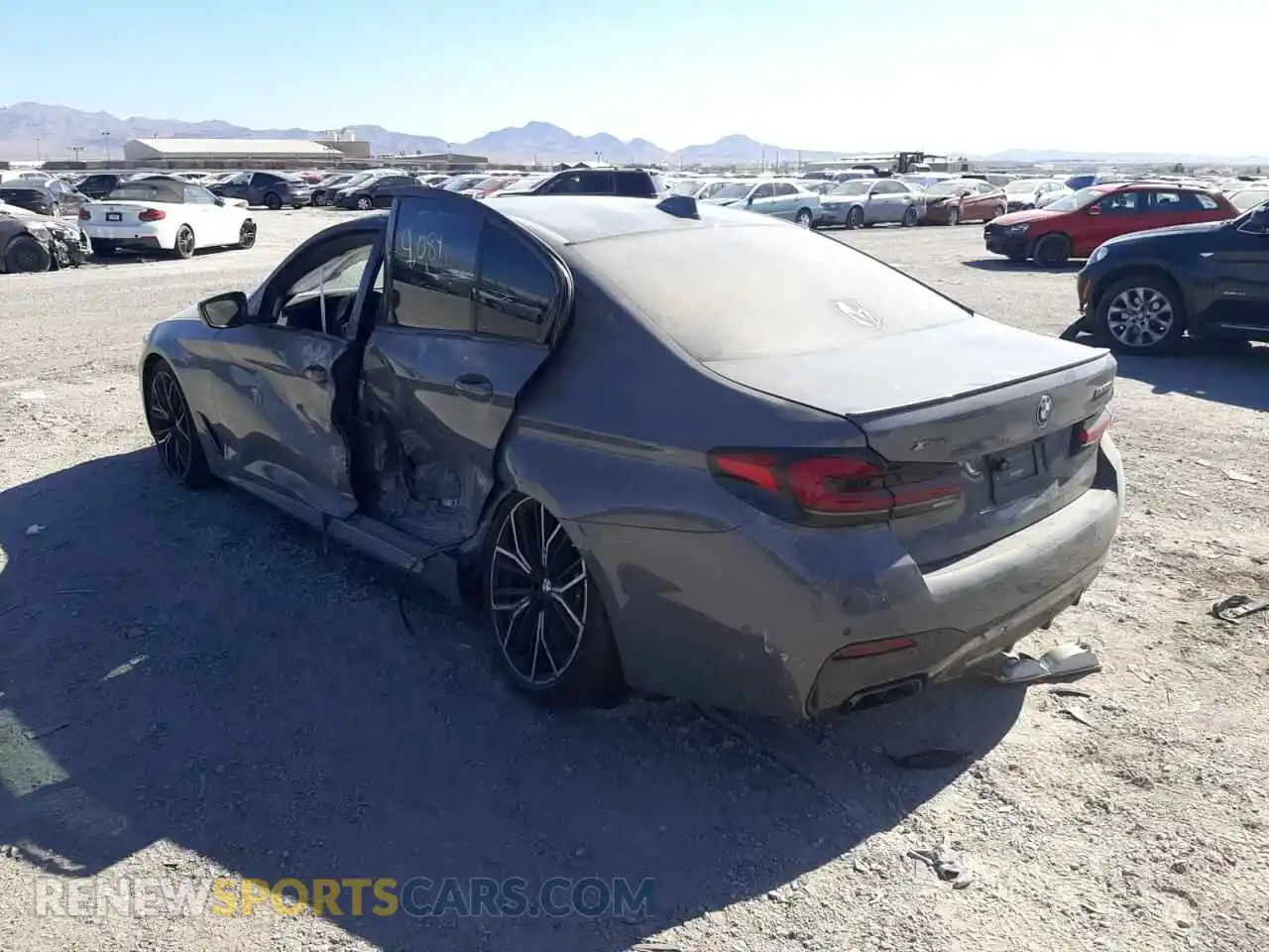 3 Photograph of a damaged car WBA13BK02MCG67905 BMW M5 2021