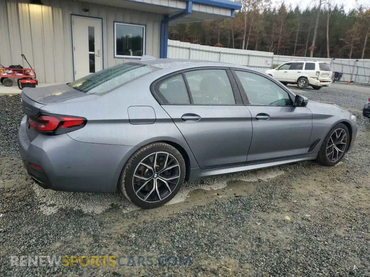 3 Photograph of a damaged car WBA13BK04MCG79652 BMW M5 2021