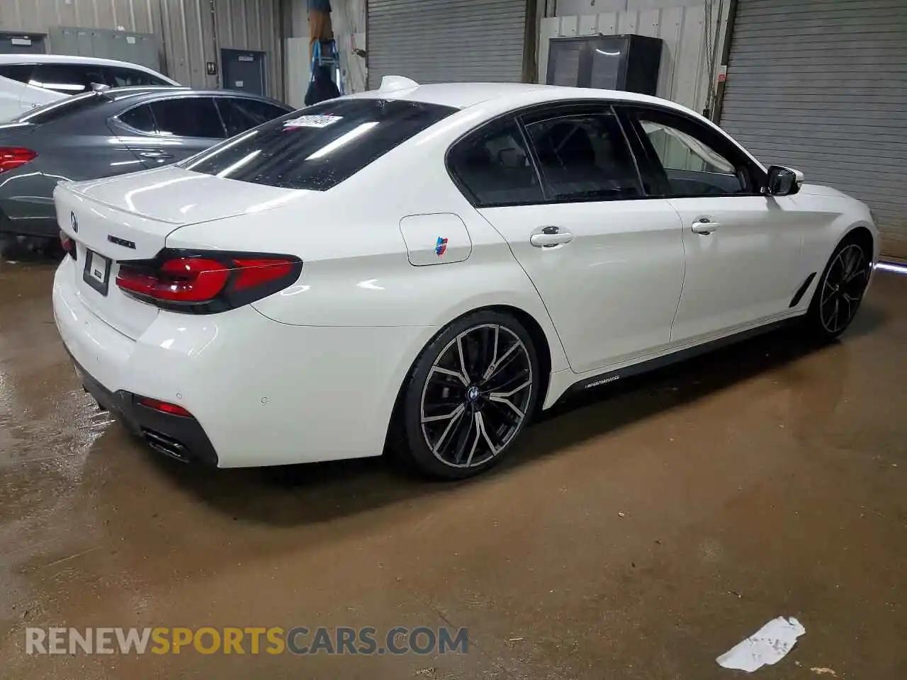 3 Photograph of a damaged car WBA13BK0XMCH31057 BMW M5 2021