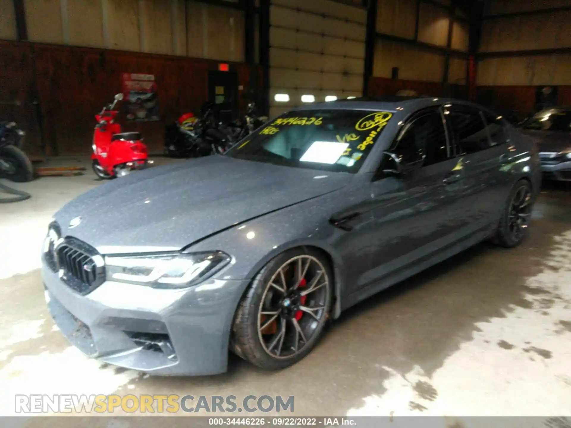 2 Photograph of a damaged car WBS83CH01MCF33202 BMW M5 2021