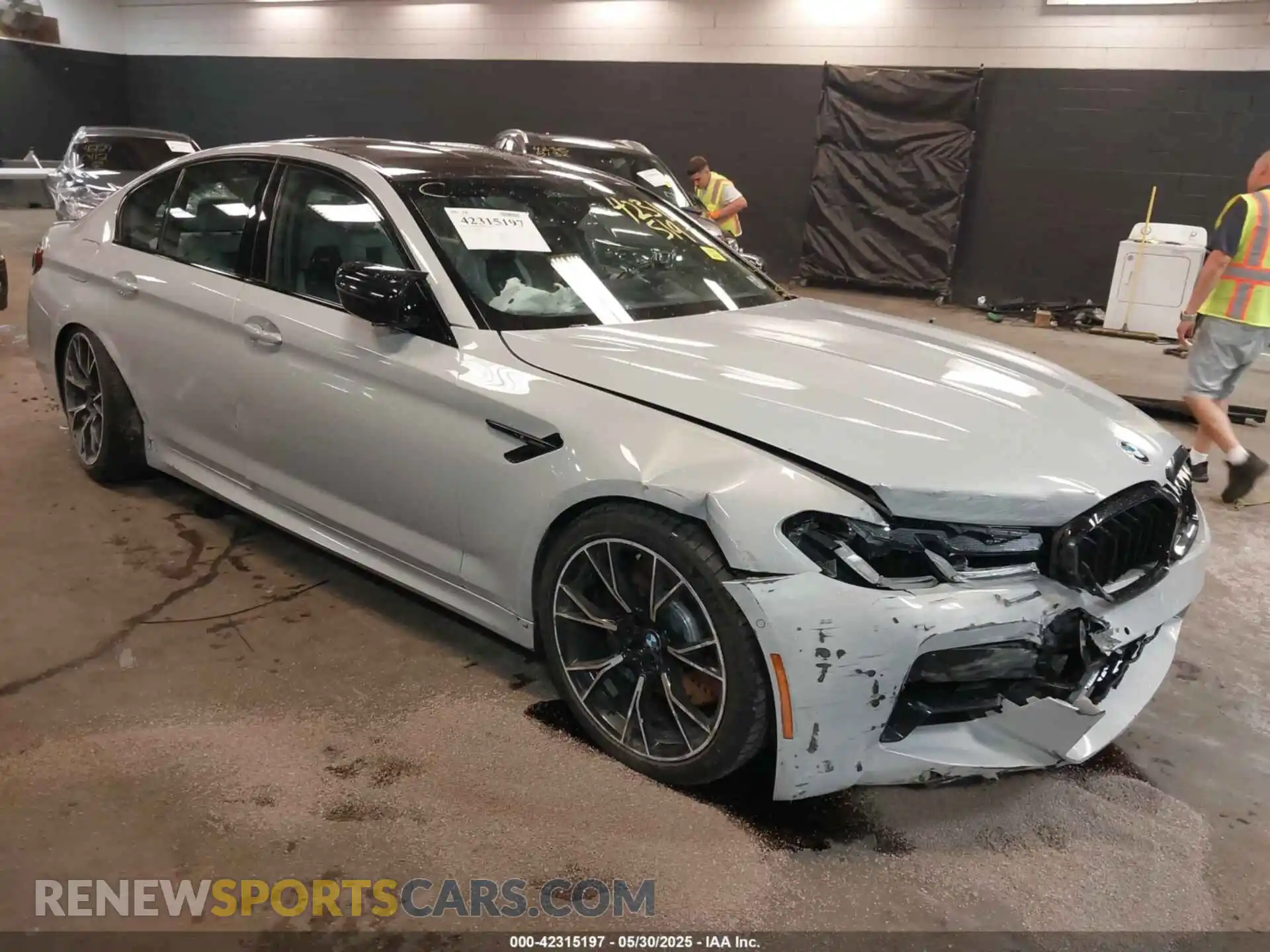 1 Photograph of a damaged car WBS83CH01MCF44510 BMW M5 2021