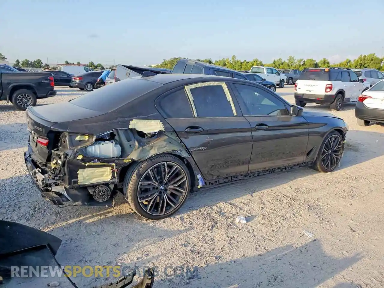 3 Фотография поврежденного автомобиля WBA13BK03PCM24721 BMW M5 2023