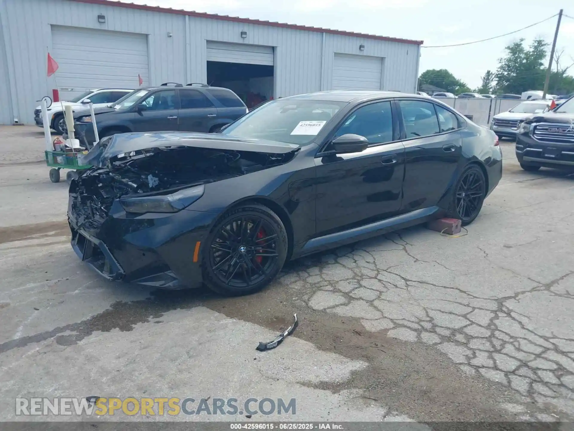 2 Фотография поврежденного автомобиля WBS83FK03SCU77171 BMW M5 2025