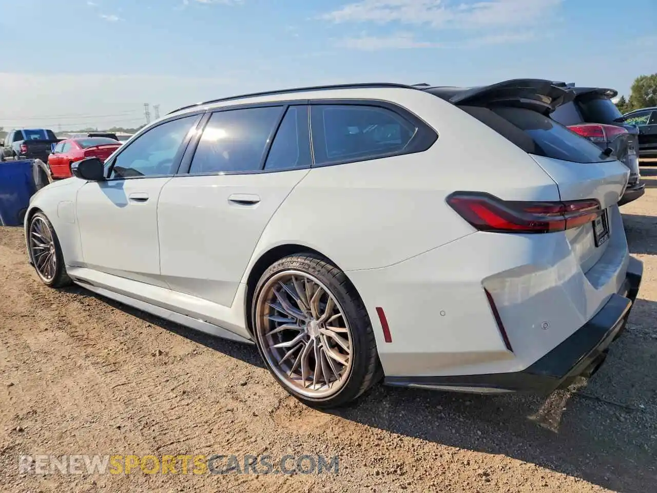 2 Фотография поврежденного автомобиля WBS83GV0XSCU42922 BMW M5 2025