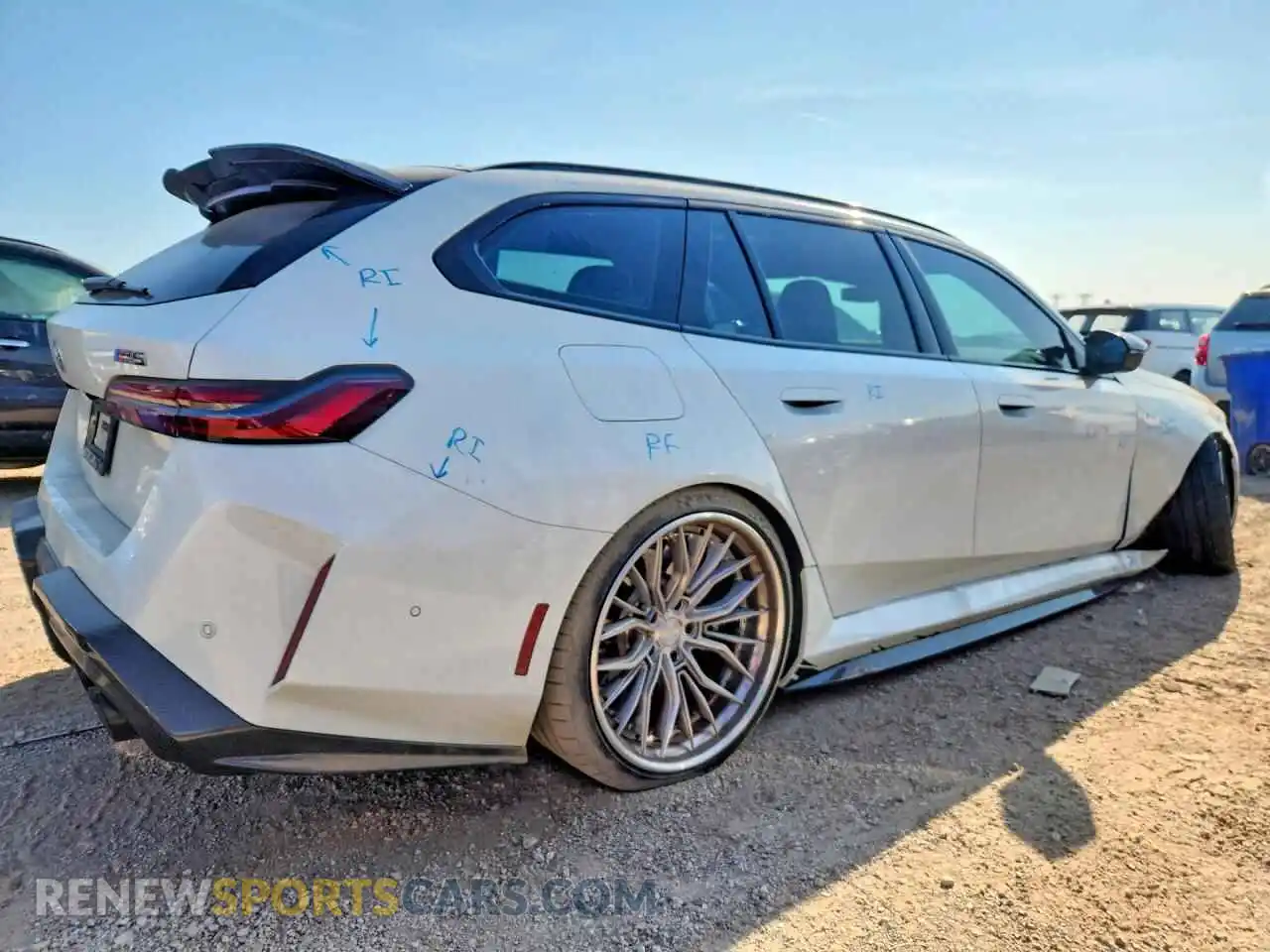3 Фотография поврежденного автомобиля WBS83GV0XSCU42922 BMW M5 2025