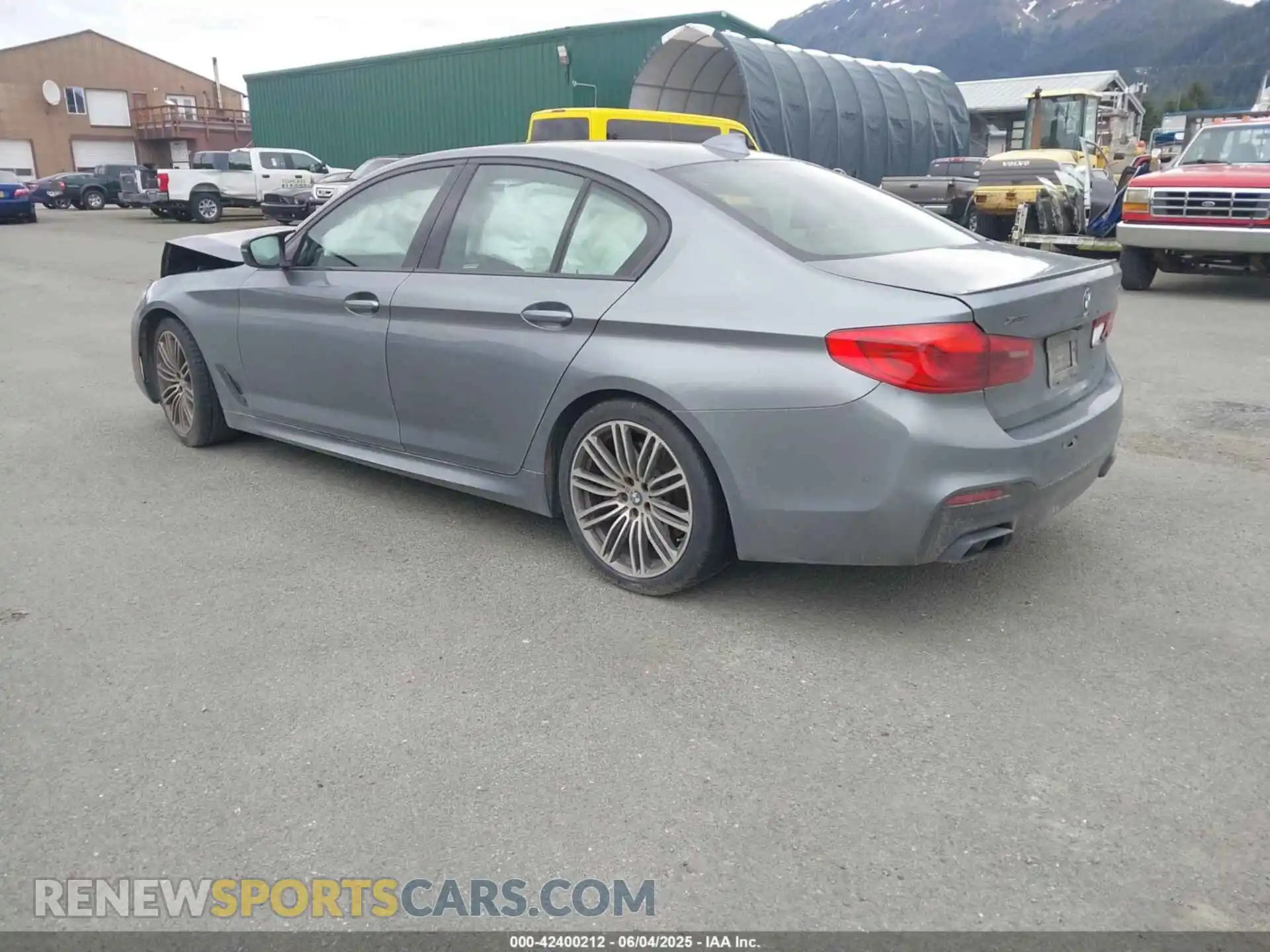 3 fotografías del automóvil dañado WBAJB9C51KB287914 BMW M550I 2019
