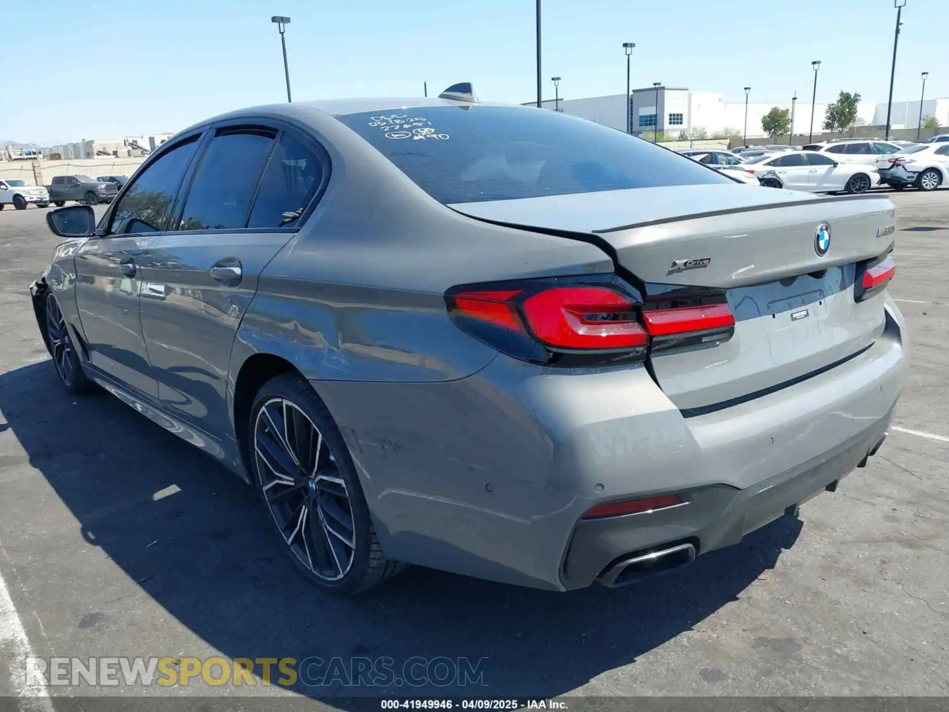3 fotografías del automóvil dañado WBA13BK04MCF86288 BMW M550I 2021