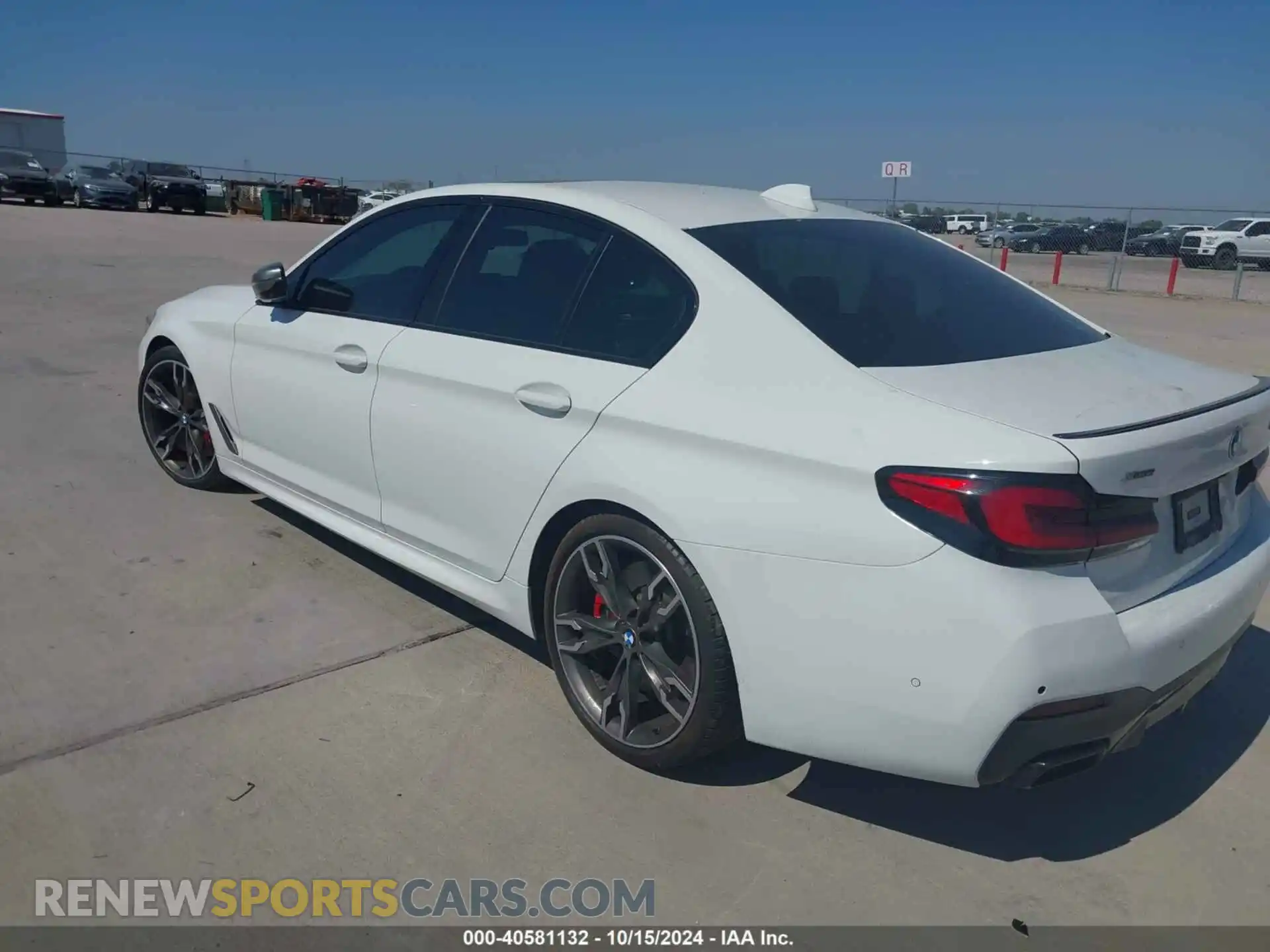 3 fotografías del automóvil dañado WBA13BK04MCF93533 BMW M550I 2021