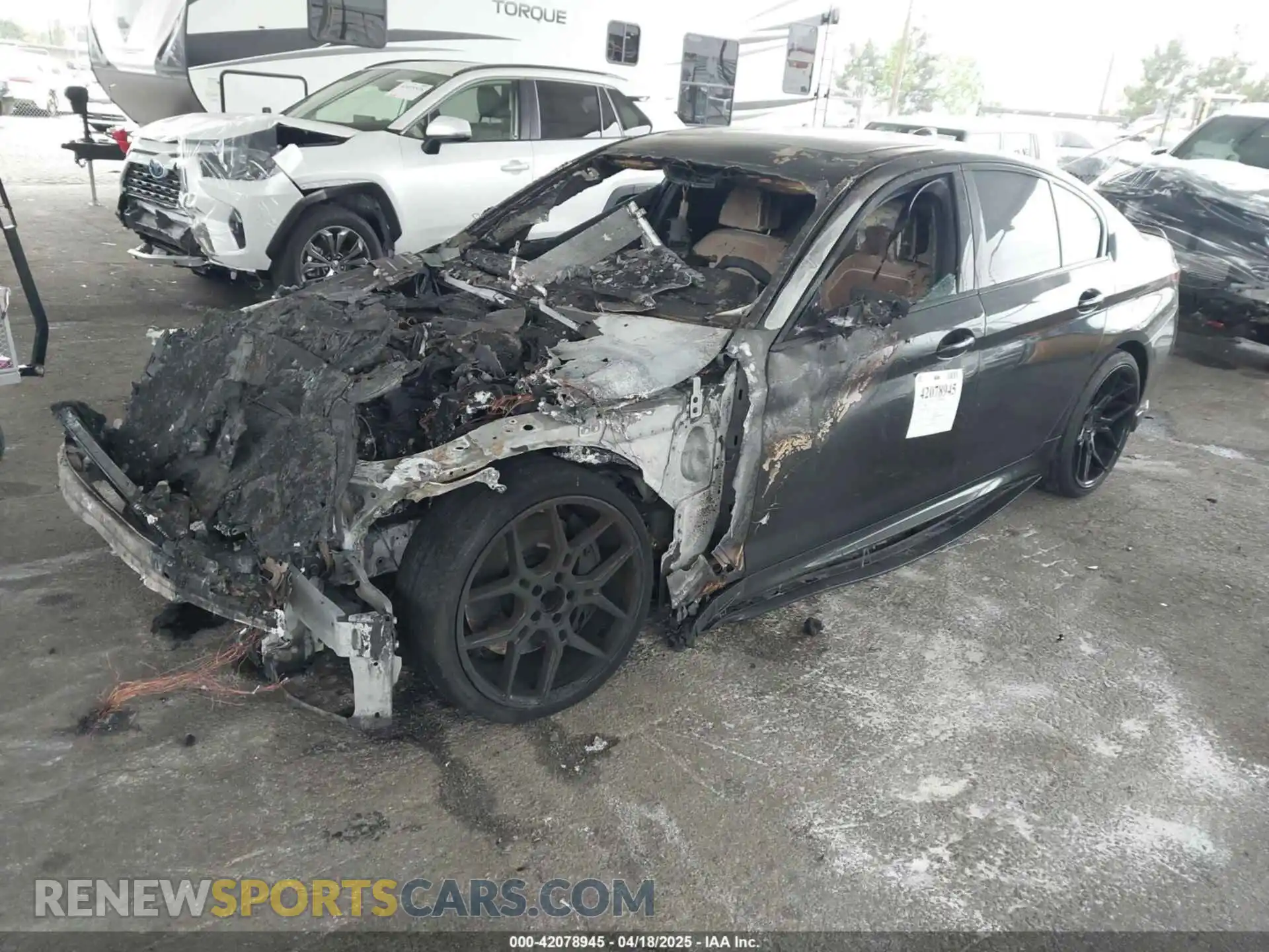 2 fotografías del automóvil dañado WBA13BK05MCF84792 BMW M550I 2021