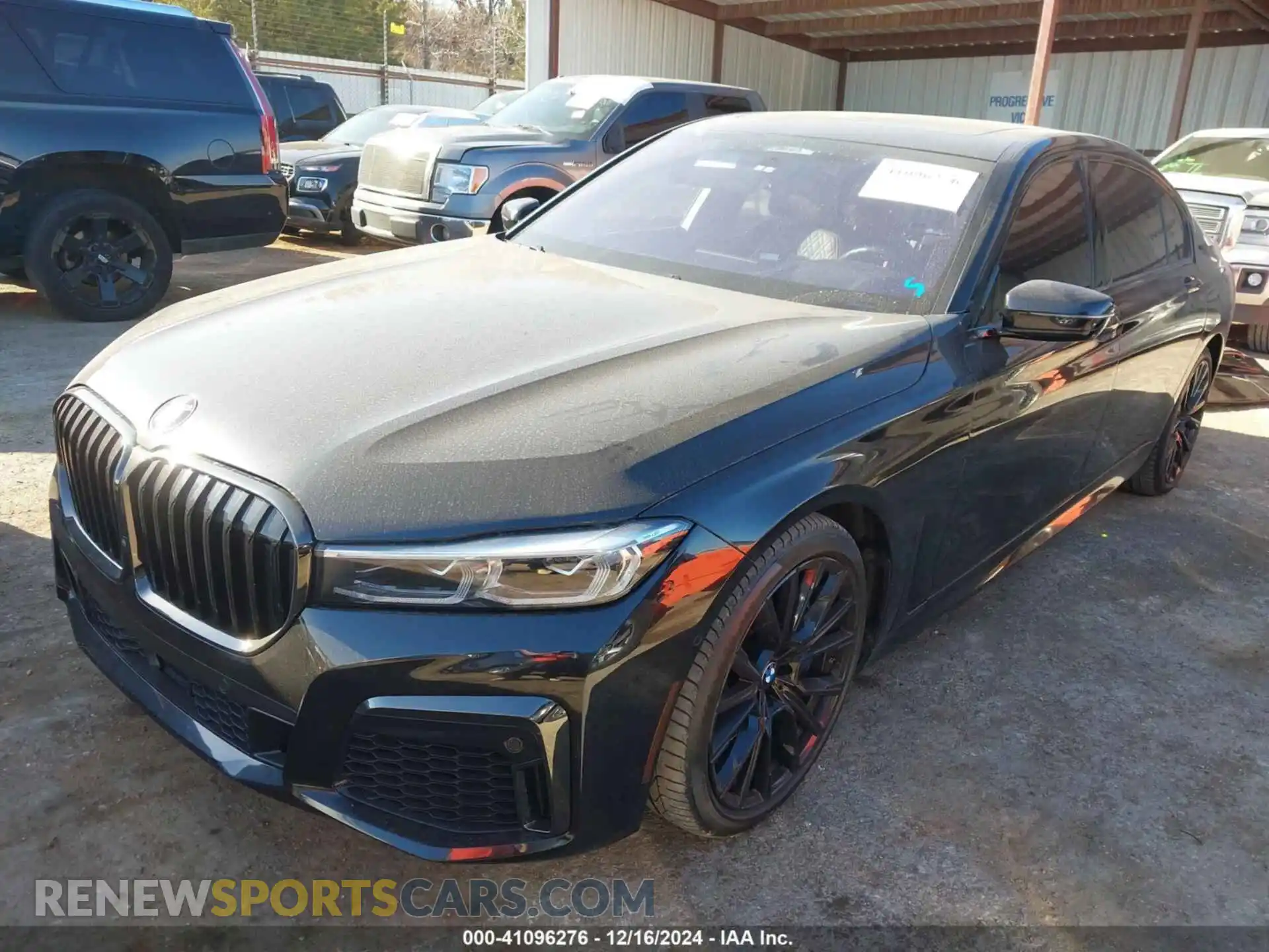 2 Photograph of a damaged car WBA7U6C04MCE81991 BMW M760I 2021