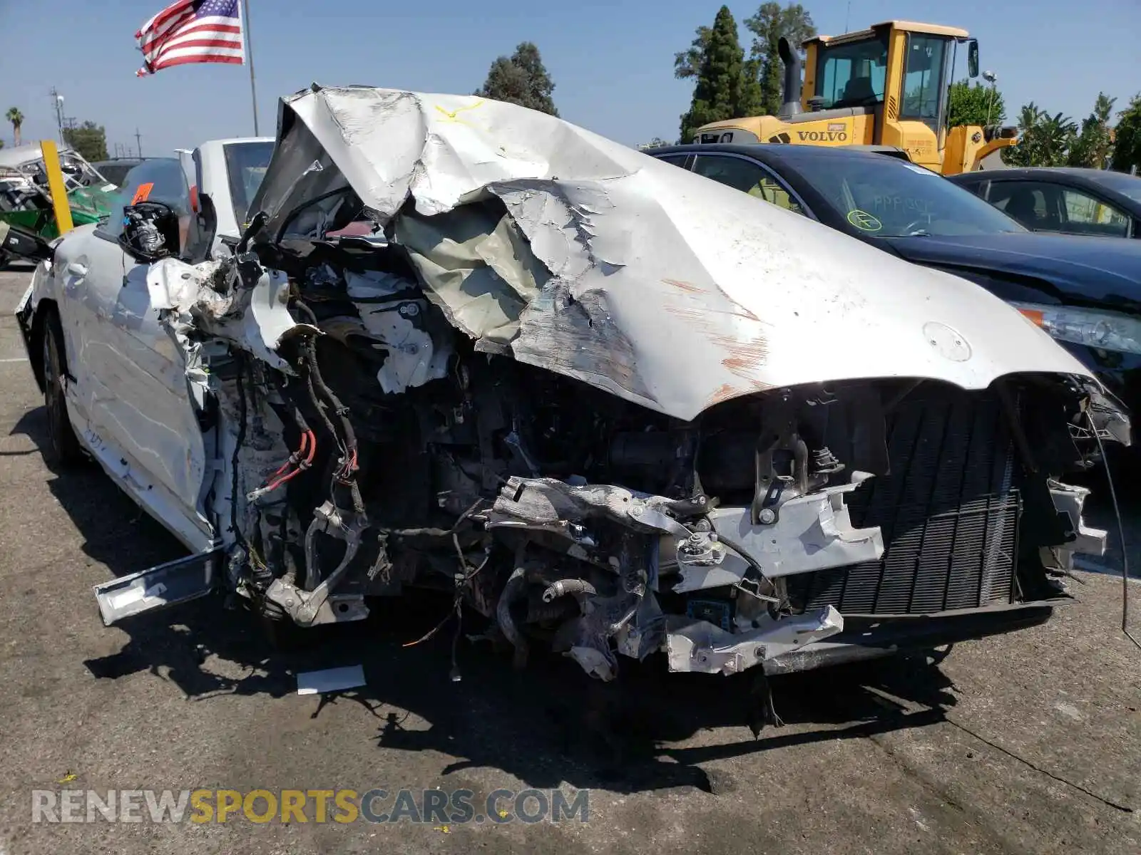 1 Photograph of a damaged car WBAFY4C55KBX39385 BMW M8 2019