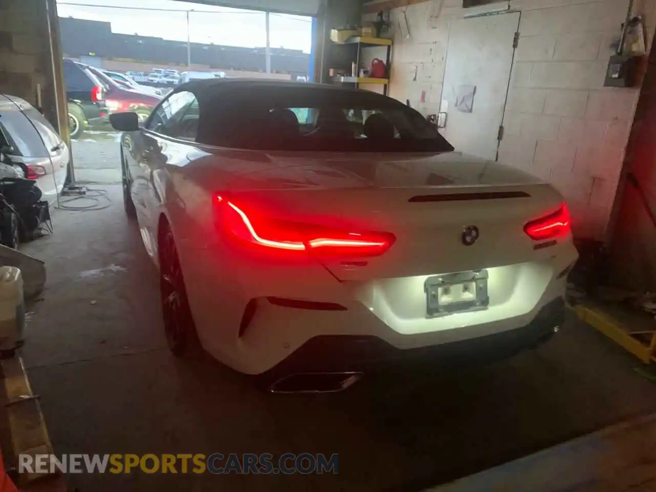 3 Photograph of a damaged car WBAFY4C57KBJ98873 BMW M8 2019
