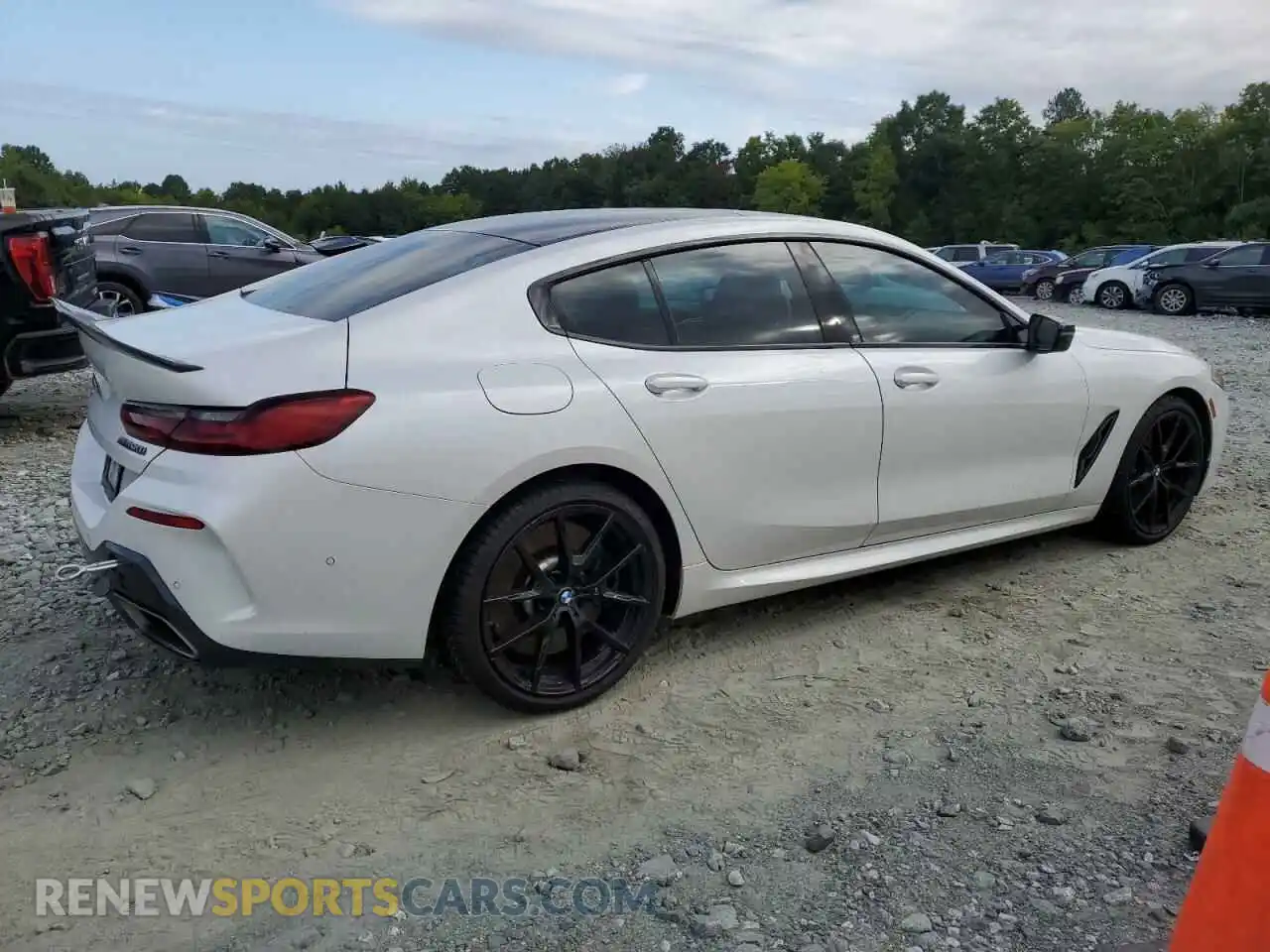 3 Фотография поврежденного автомобиля WBAGV8C02LCE26317 BMW M8 2020