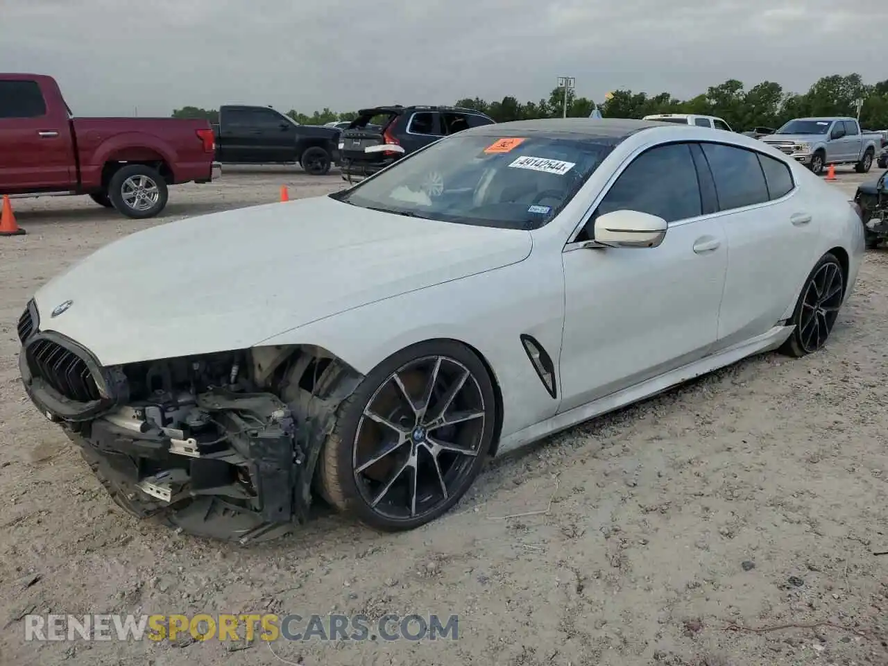 1 Photograph of a damaged car WBAGV8C05LCD42136 BMW M8 2020