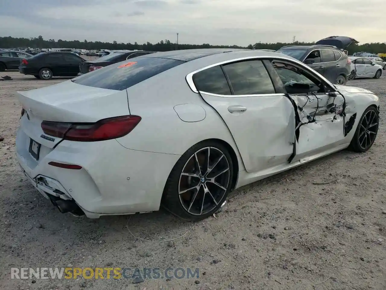 3 Photograph of a damaged car WBAGV8C05LCD42136 BMW M8 2020