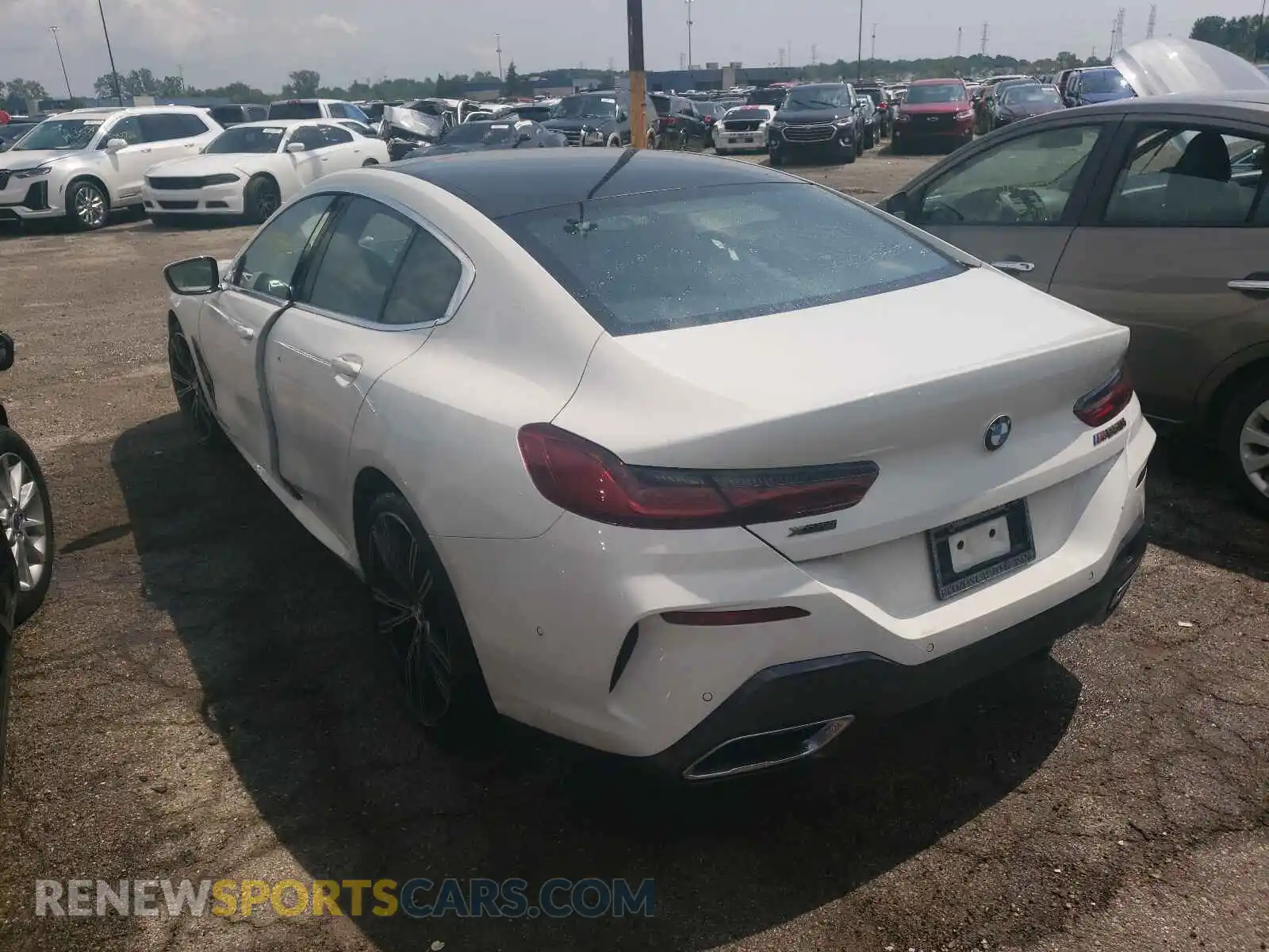 3 Photograph of a damaged car WBAGV8C05LCE26330 BMW M8 2020