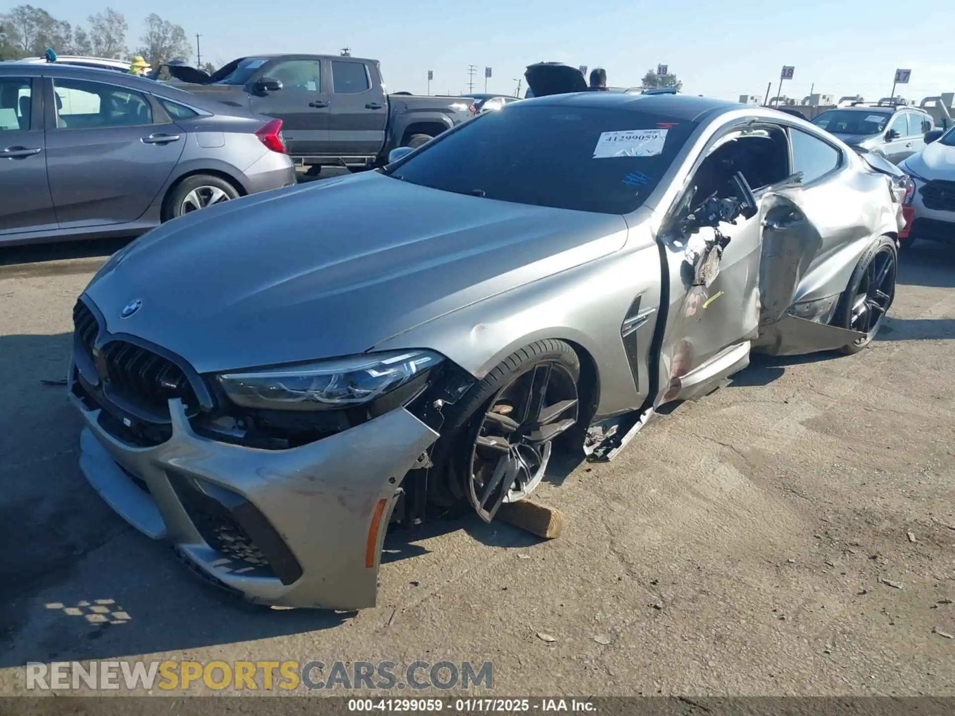 2 fotografías del automóvil dañado WBSAE0C00LCD21181 BMW M8 2020