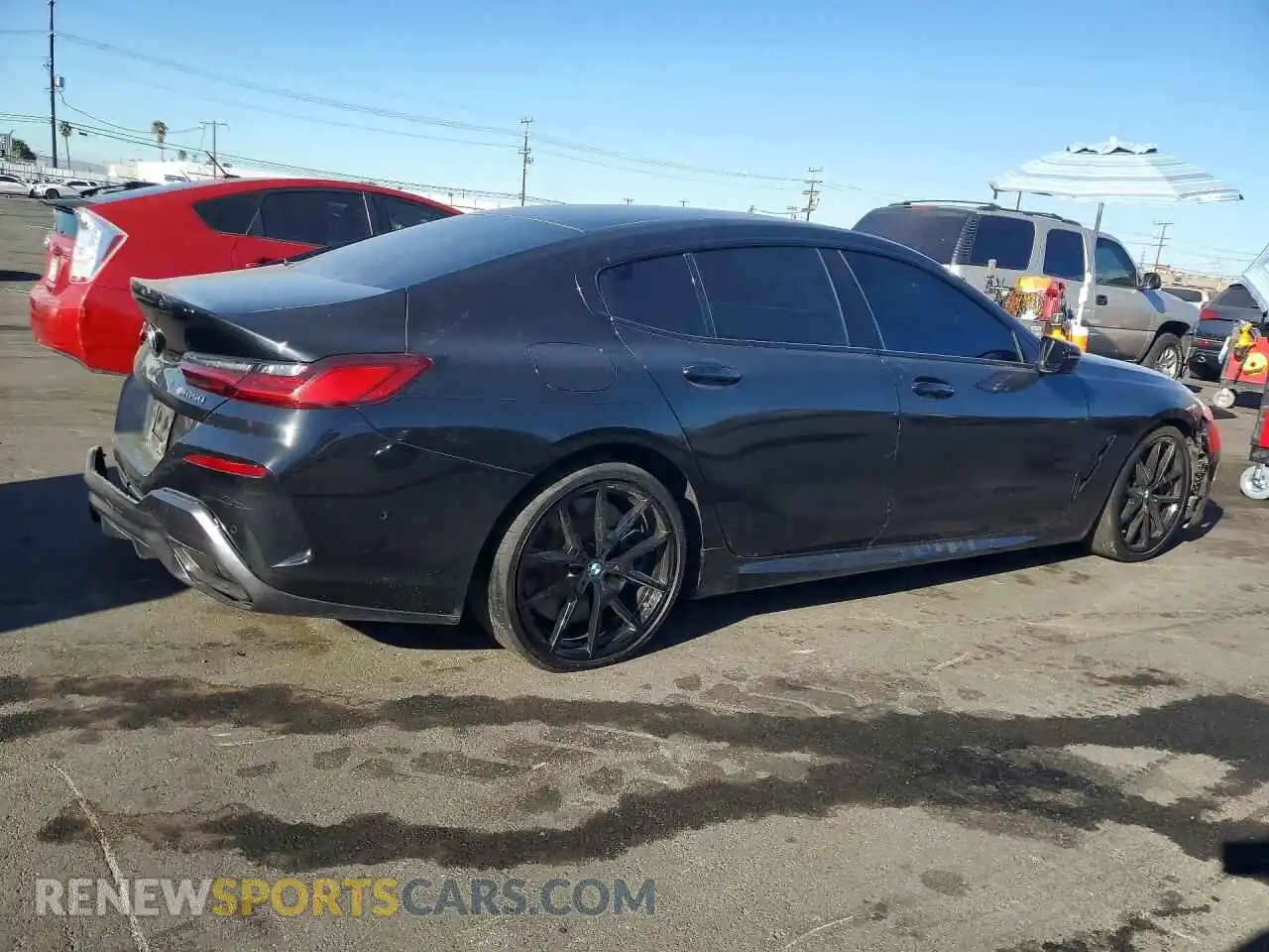 3 Photograph of a damaged car WBAGV8C00MCF81417 BMW M8 2021