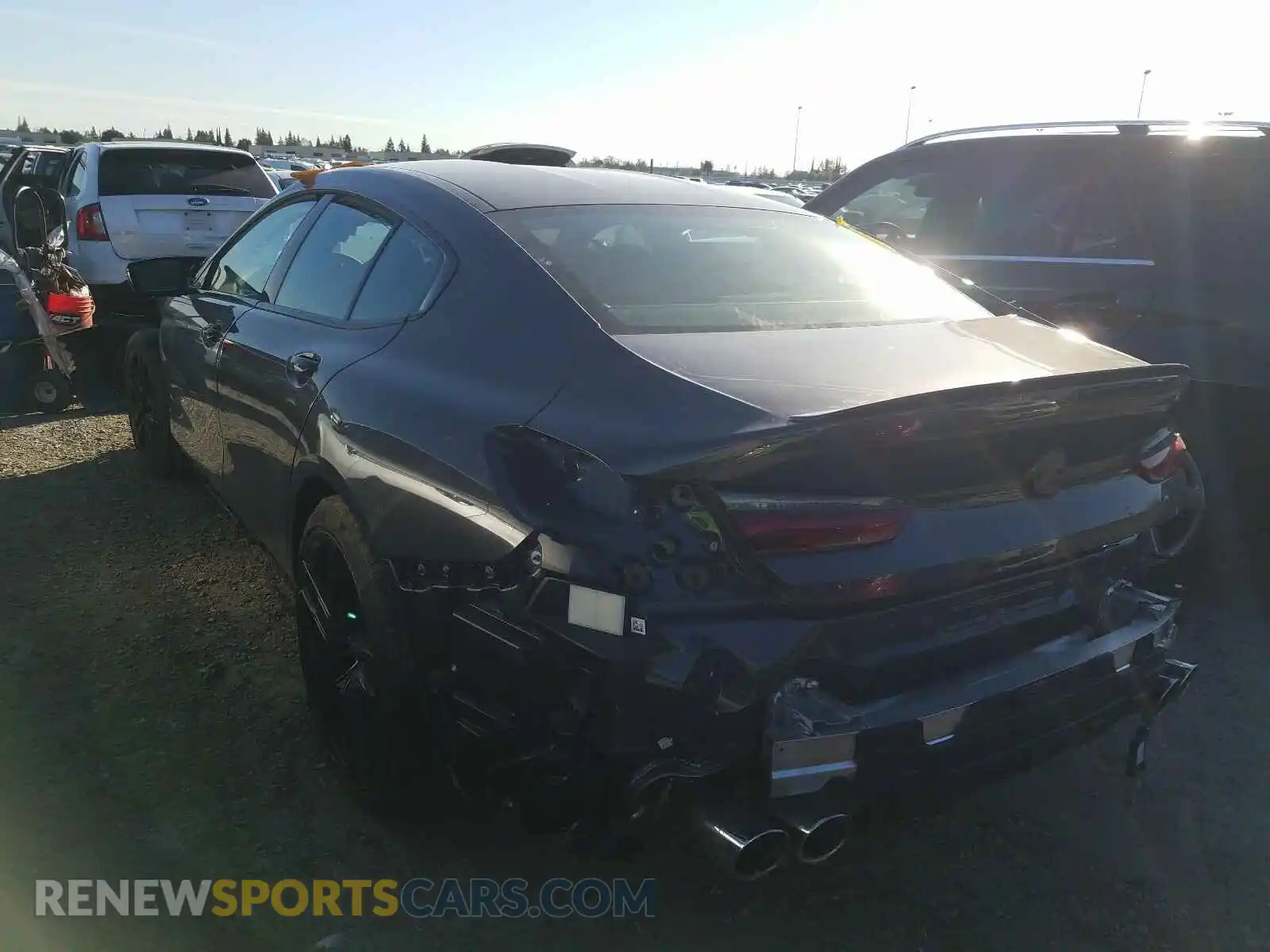 3 Photograph of a damaged car WBSGV0C09MCF18913 BMW M8 2021