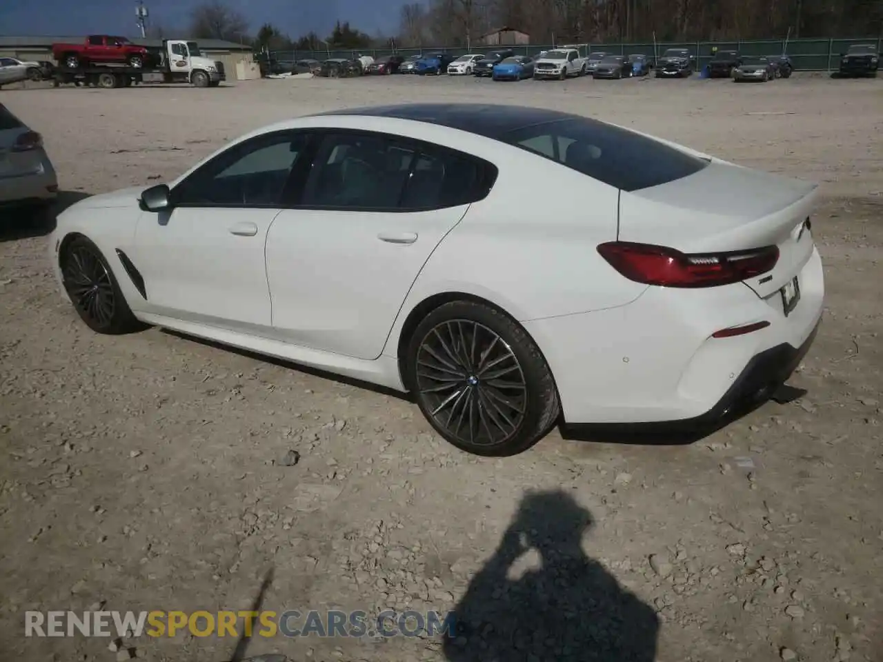 2 Photograph of a damaged car WBAGV8C03NCH10560 BMW M8 2022