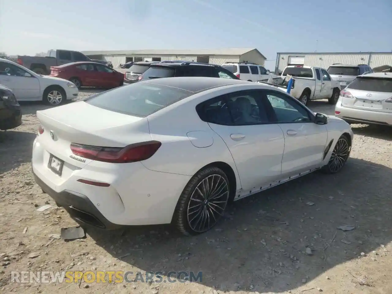3 Photograph of a damaged car WBAGV8C03NCH10560 BMW M8 2022